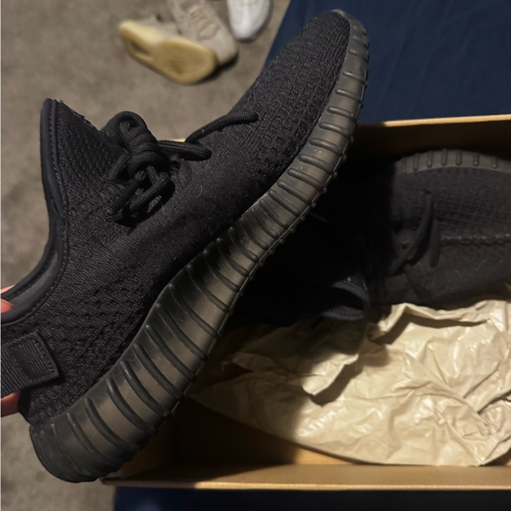 Yeezy 350 boost v2 onyx